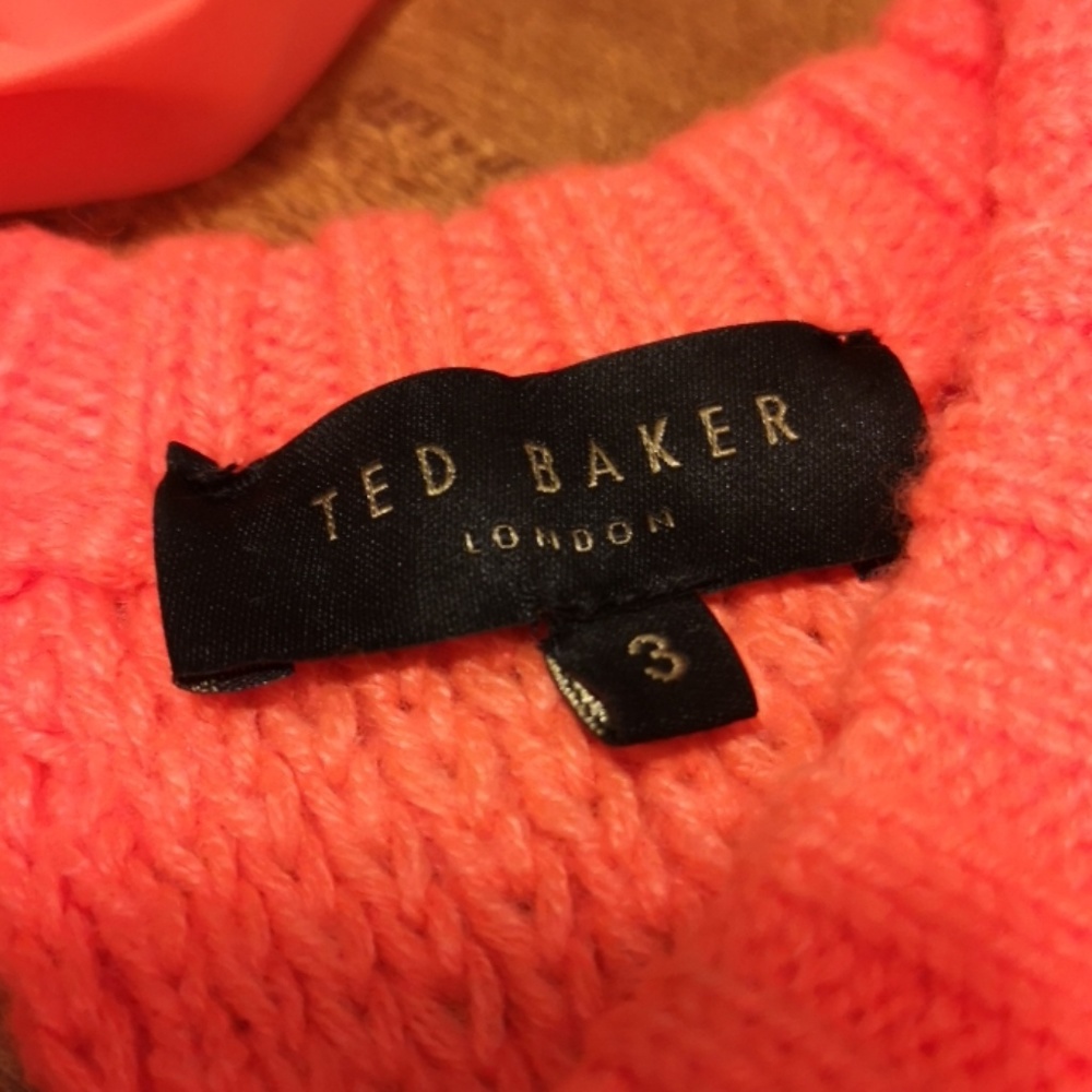 Sweater - Picture 4 of 4